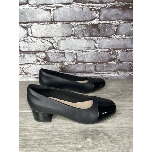 Clarks Marilyn Black Leather Patent Cap Toe Pump Heels Shoes Women Sz 8M US/39EU - Picture 3 of 16
